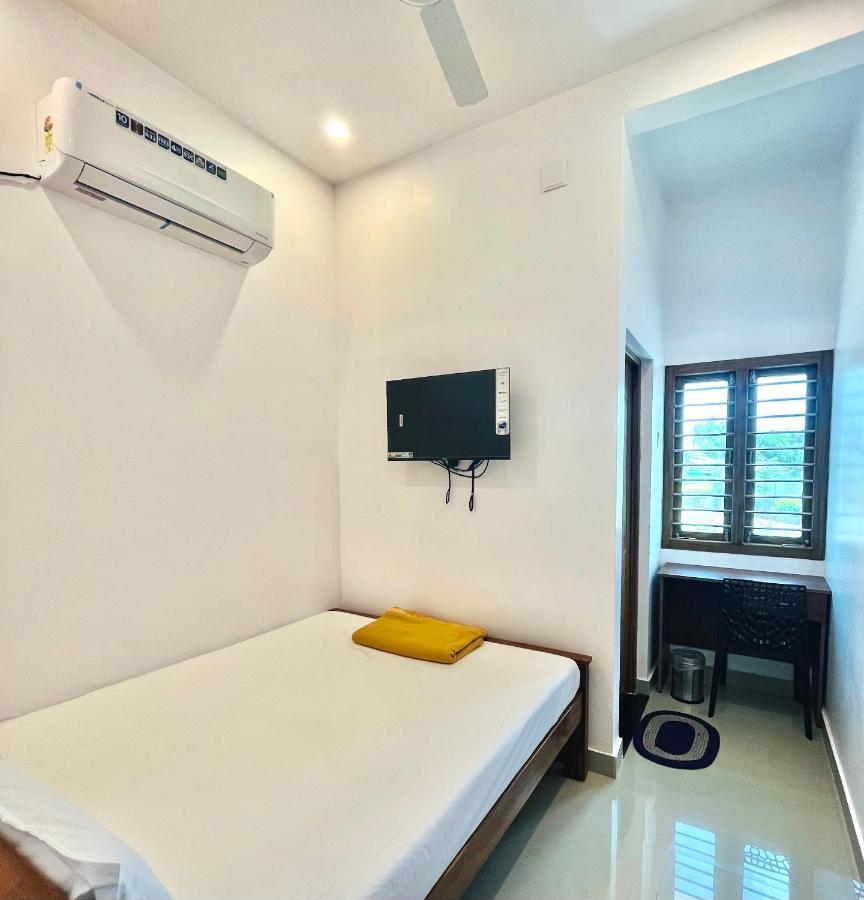 Hotel Sri Balaji Lodging Tiruchchendūr Exterior foto