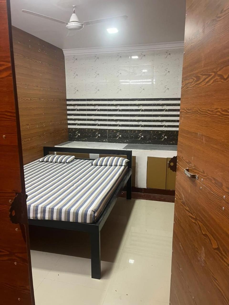 Hotel Sri Balaji Lodging Tiruchchendūr Exterior foto
